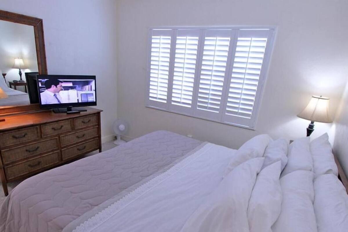 Departamento superior, 1 cama King size, para no fumadores | Caja de seguridad en la habitación y cortinas blackout