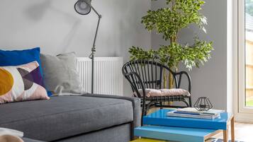 Deco Spacious Townhouse | Living area | Flat-screen TV, Netflix