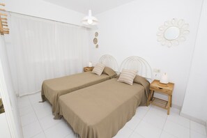 Bügeleisen/Bügelbrett, kostenloses WLAN, Bettwäsche