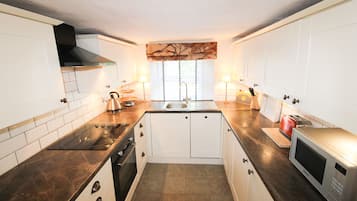 Frigorifero, microonde, forno, lavastoviglie