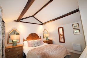 1 bedroom, iron/ironing board, free WiFi, bed sheets - Kirkstone Cottage, ideal for romantic break, close to Ambleside town centre and pubs (Ambleside)