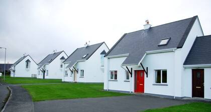 Burren Way Cottage No 1 - a bungalow that sleeps 5 guests in 3 bedrooms