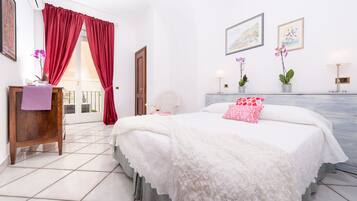 2 bedrooms, in-room safe, iron/ironing board, free WiFi