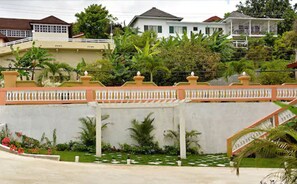 Garden - Basileia Palace (Montego Bay)