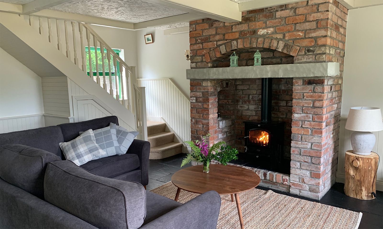 Ardnagashel Est No 1 - Sleeps 4 Guests  In 2 Bedrooms - County Cork