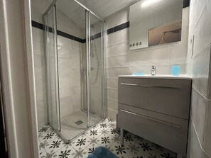 Shower, soap