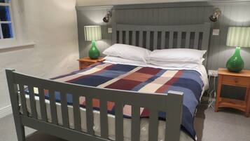 3 bedrooms, free WiFi, bed sheets