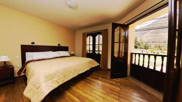 Kamar Double Superior, 1 Tempat Tidur King | Meja kerja, ruang kerja ramah laptop, dan tirai kedap cahaya