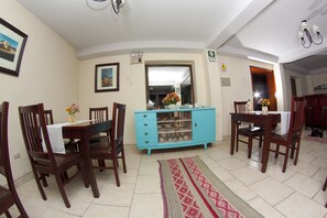 Coffee shop
