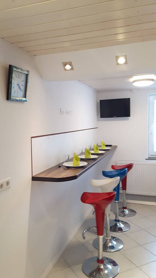 Apartment, 3 Bedrooms | In-room dining - Knecht Fewo (Aalen)