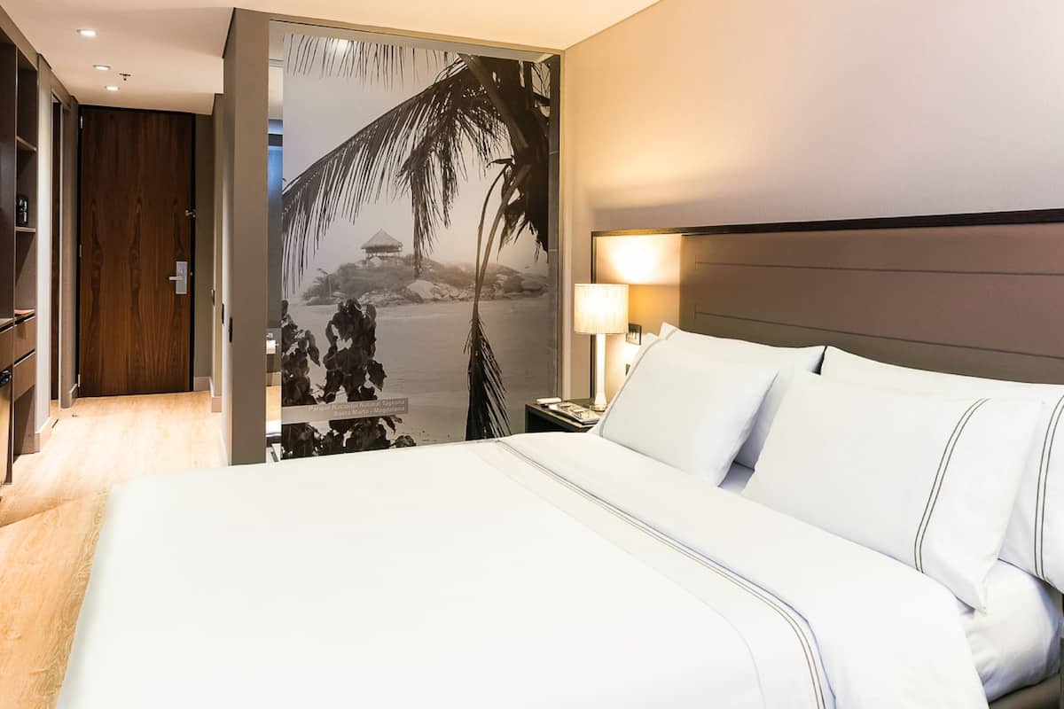premium double room, 1 queen bed | egyptian cotton sheets, premium bedding, free minibar items