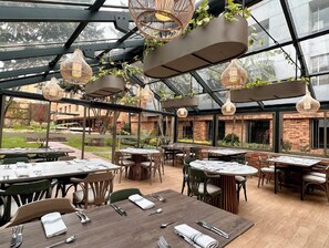 Family dining - Hotel Habitel Prime (Bogotá)