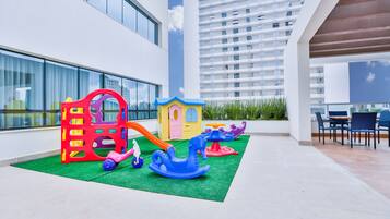 Children’s play area – outdoor