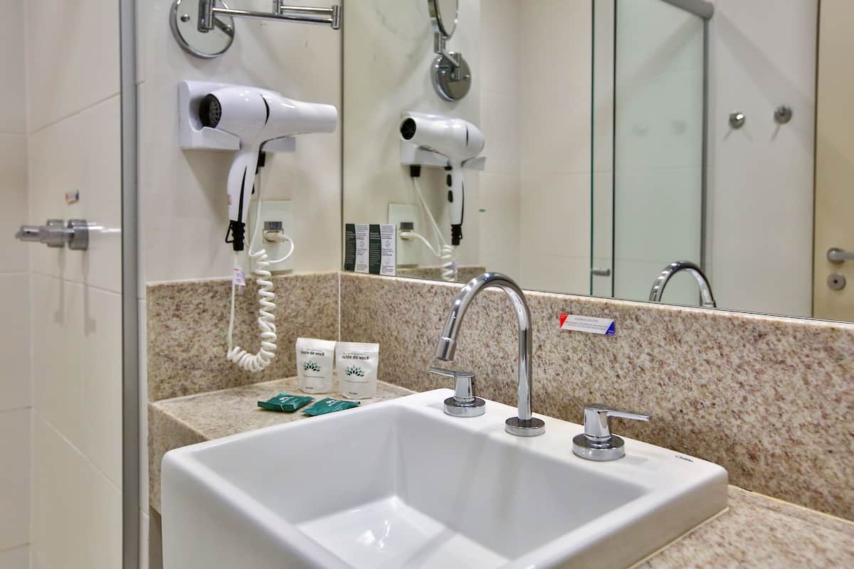 standard room | in-room safe, soundproofing, free cots/infant beds, free wifi