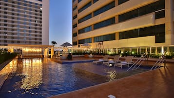 Outdoor pool, sun loungers
