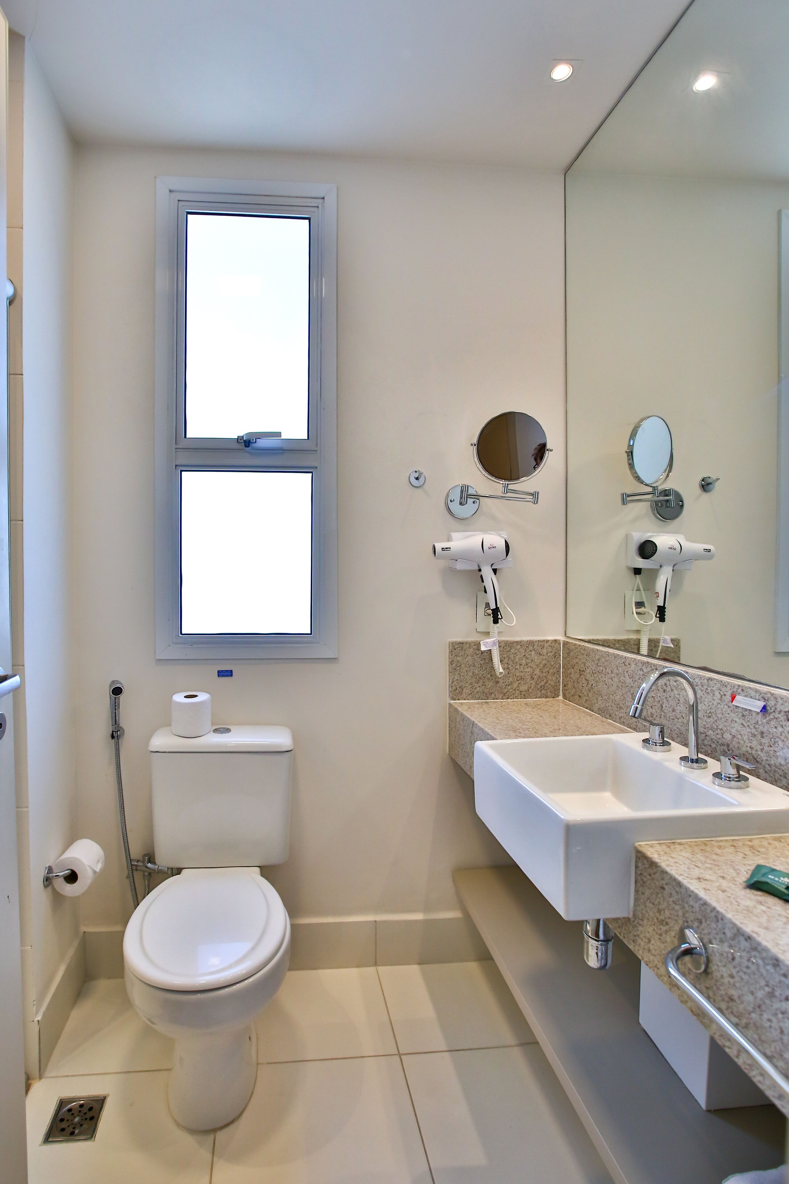 shower, free toiletries, towels