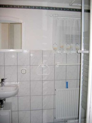 Unclassified image, 4 of 9, button