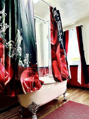 Romantic Double Room, 1 Queen Bed, Non Smoking | Bathroom