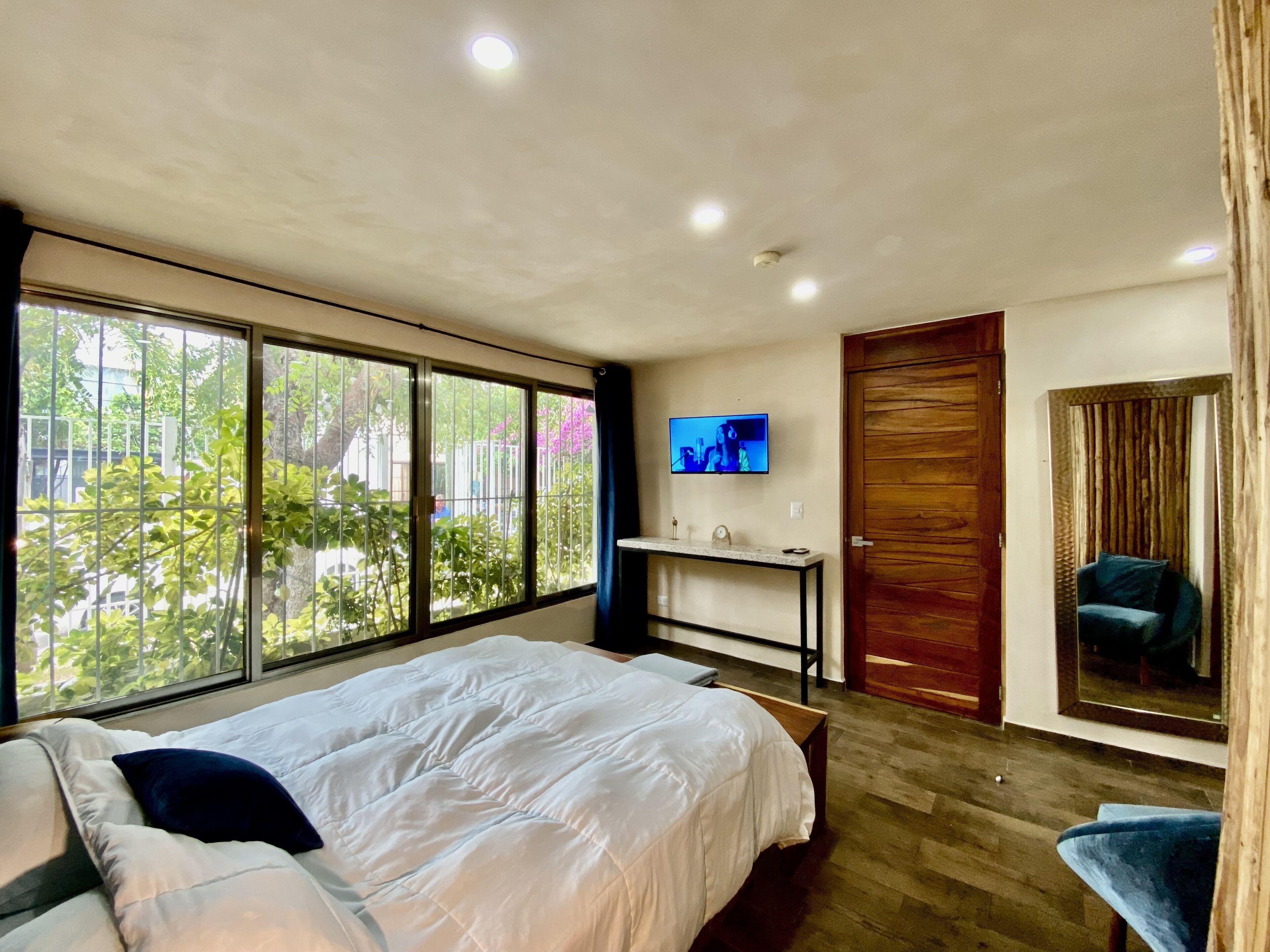 Habitación estándar, 1 cama matrimonial, baño en la habitación | Ropa de cama hipoalergénica y decoración personalizada 