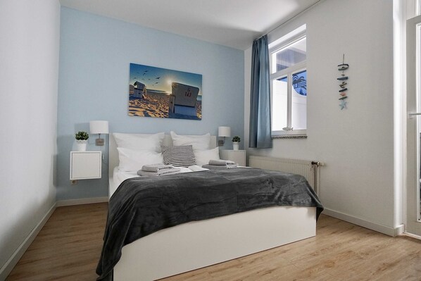 Unclassified image, 1 of 22, button