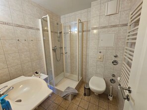 Unclassified image, 2 of 21, button