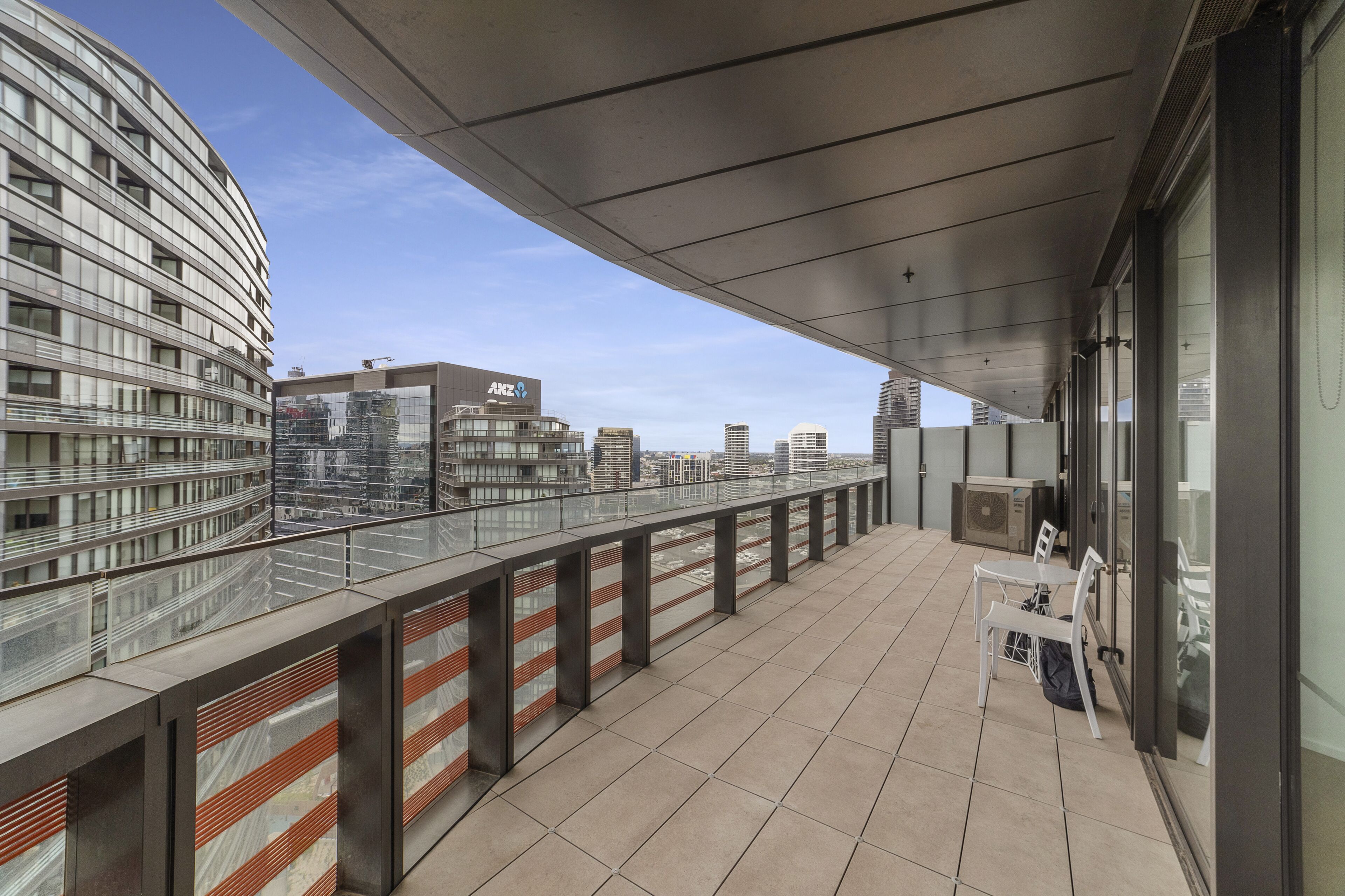 Melbourne Lifestyle Apartments - Best Views on Collins — image 20