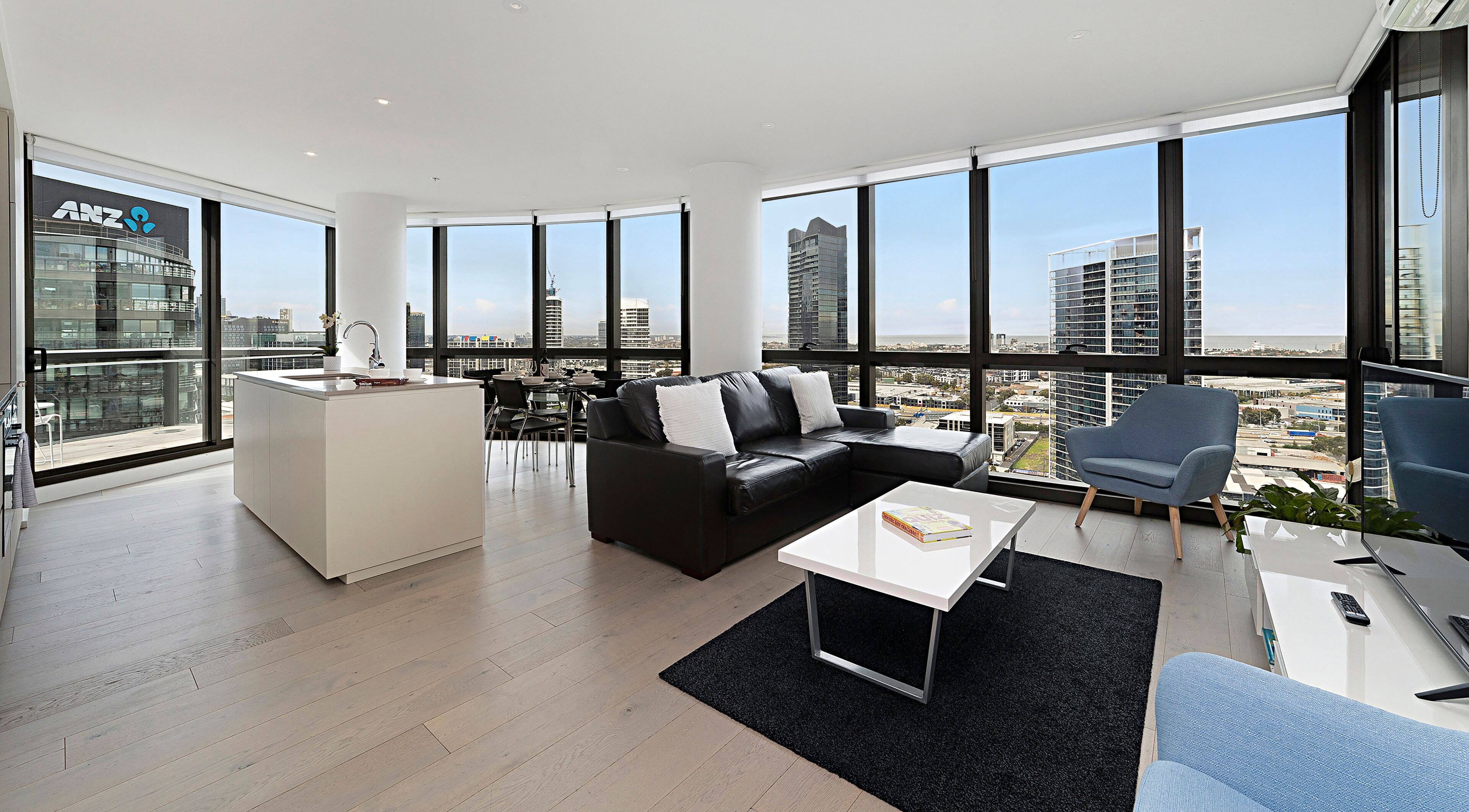 Melbourne Lifestyle Apartments - Best Views on Collins — image 6
