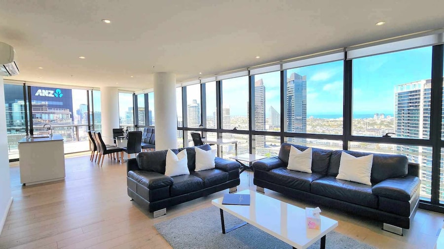 Melbourne Lifestyle Apartments - Best Views on Collins