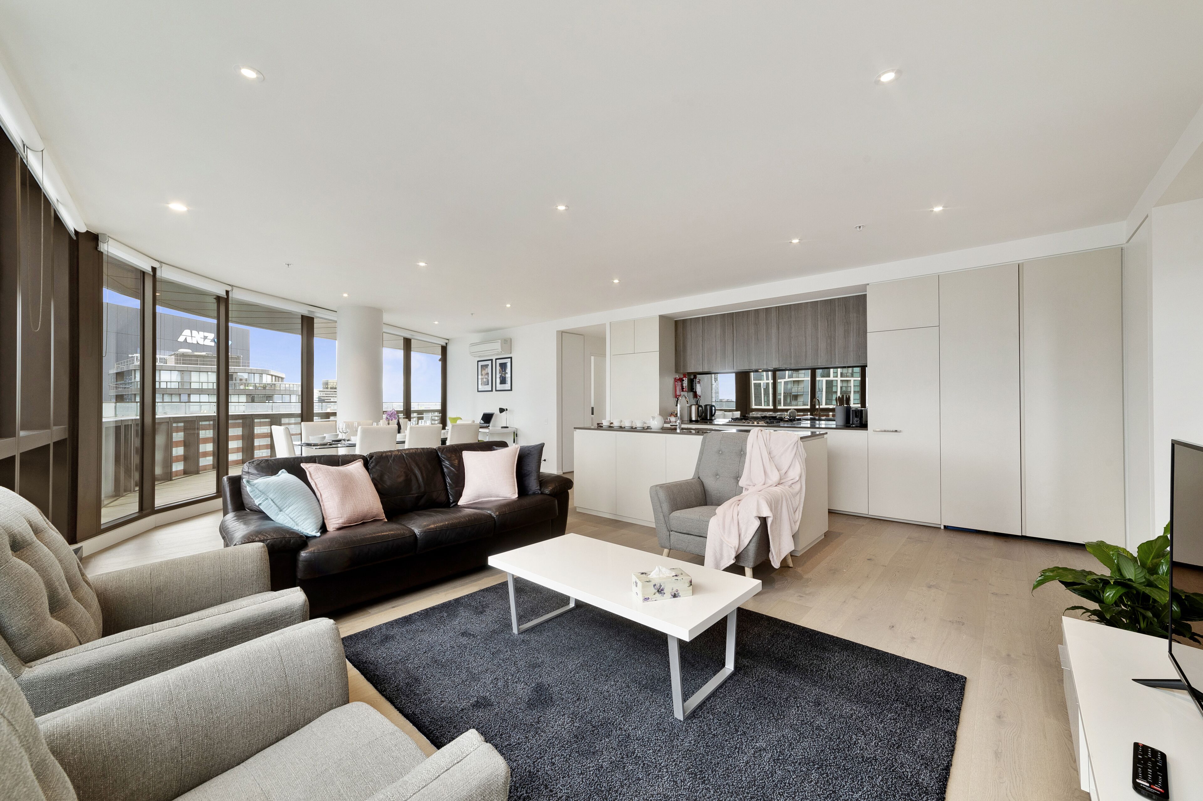 Melbourne Lifestyle Apartments - Best Views on Collins — image 12