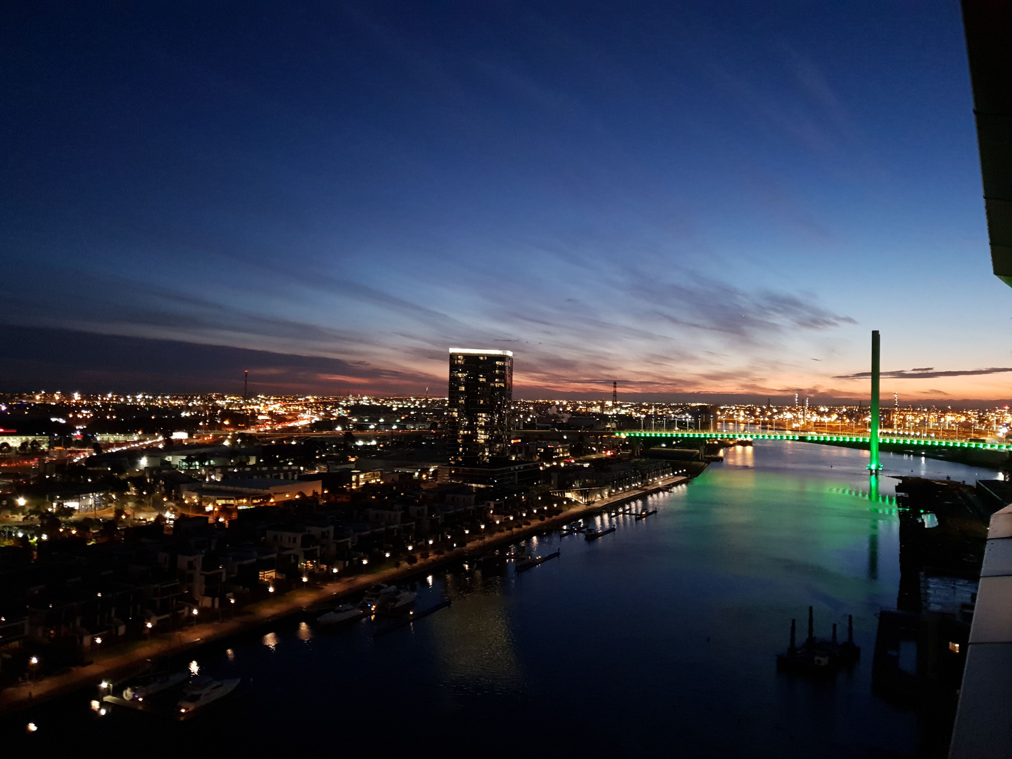 Melbourne Lifestyle Apartments - Best Views on Collins — image 21