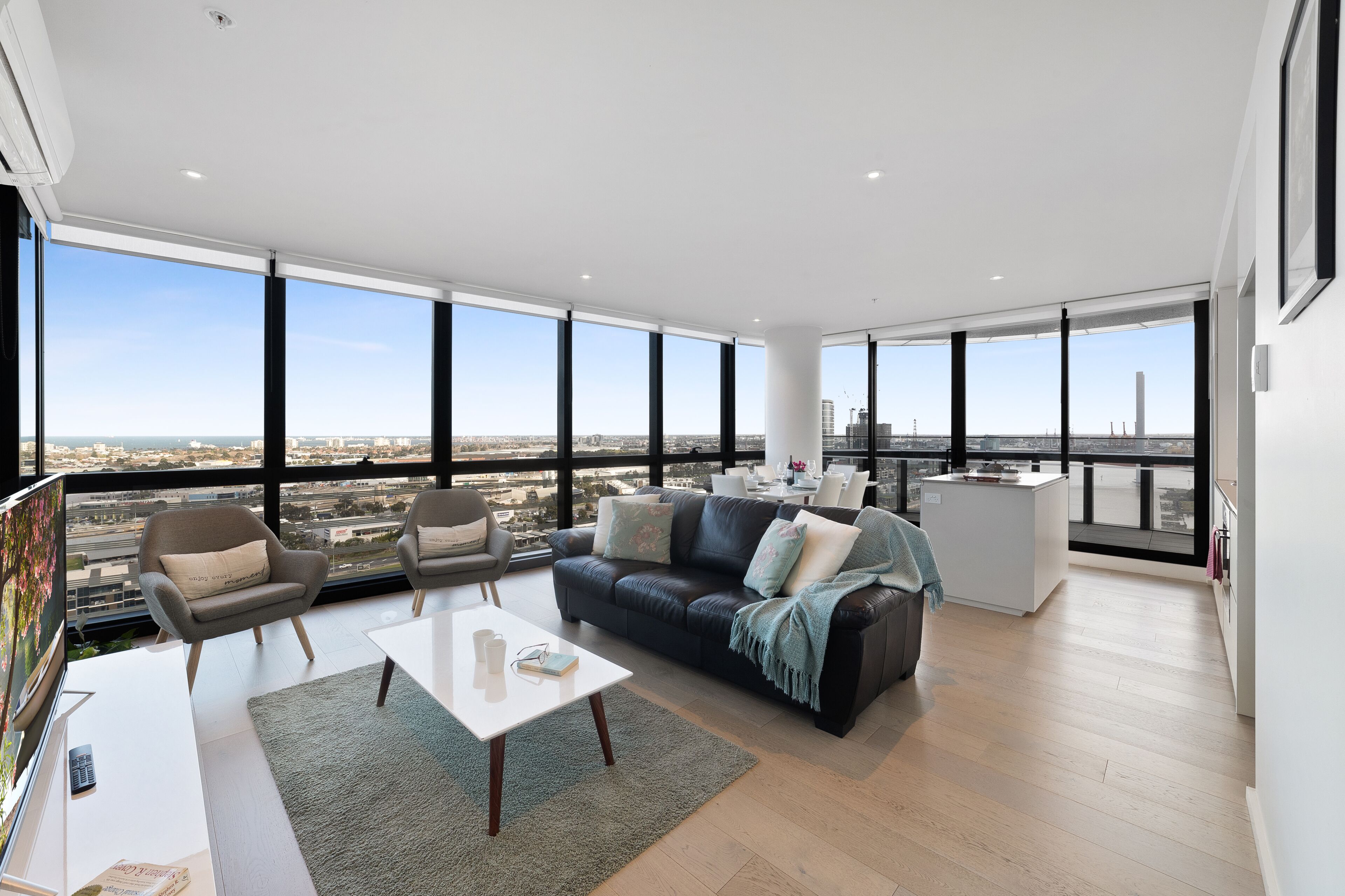 Melbourne Lifestyle Apartments - Best Views on Collins