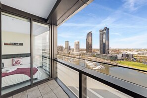 Classic 2 Bedroom 2 Bathroom Bay Views (Sleep 4) | Balcony view