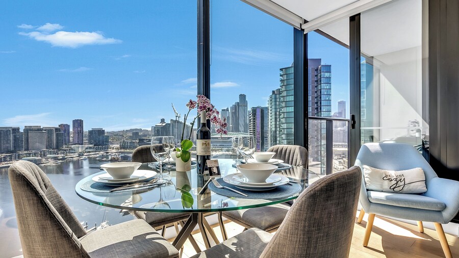 Melbourne Lifestyle Apartments - Best Views on Collins