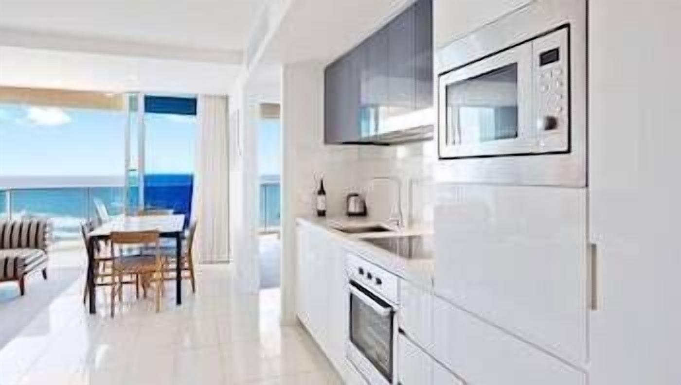 Cozinha privada | Geladeira grande, micro-ondas, fogão, cooktop