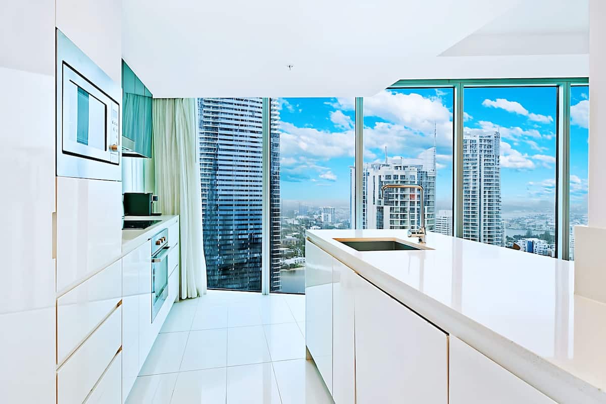 premier apartment, 3 bedrooms, kitchen, ocean view | private kitchen | full-sized fridge, microwave, oven, stovetop