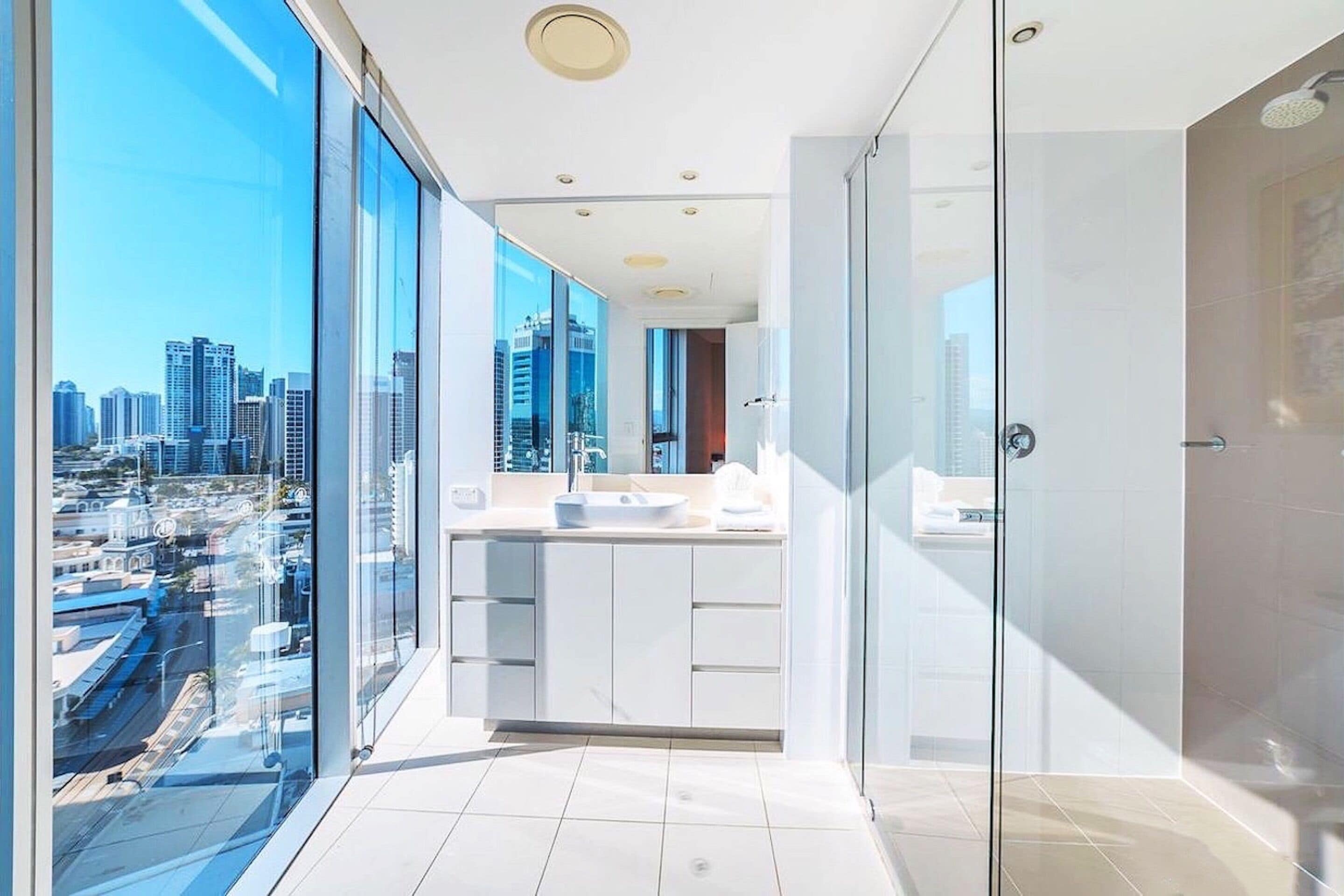 combined shower/bathtub, deep-soaking bathtub, free toiletries