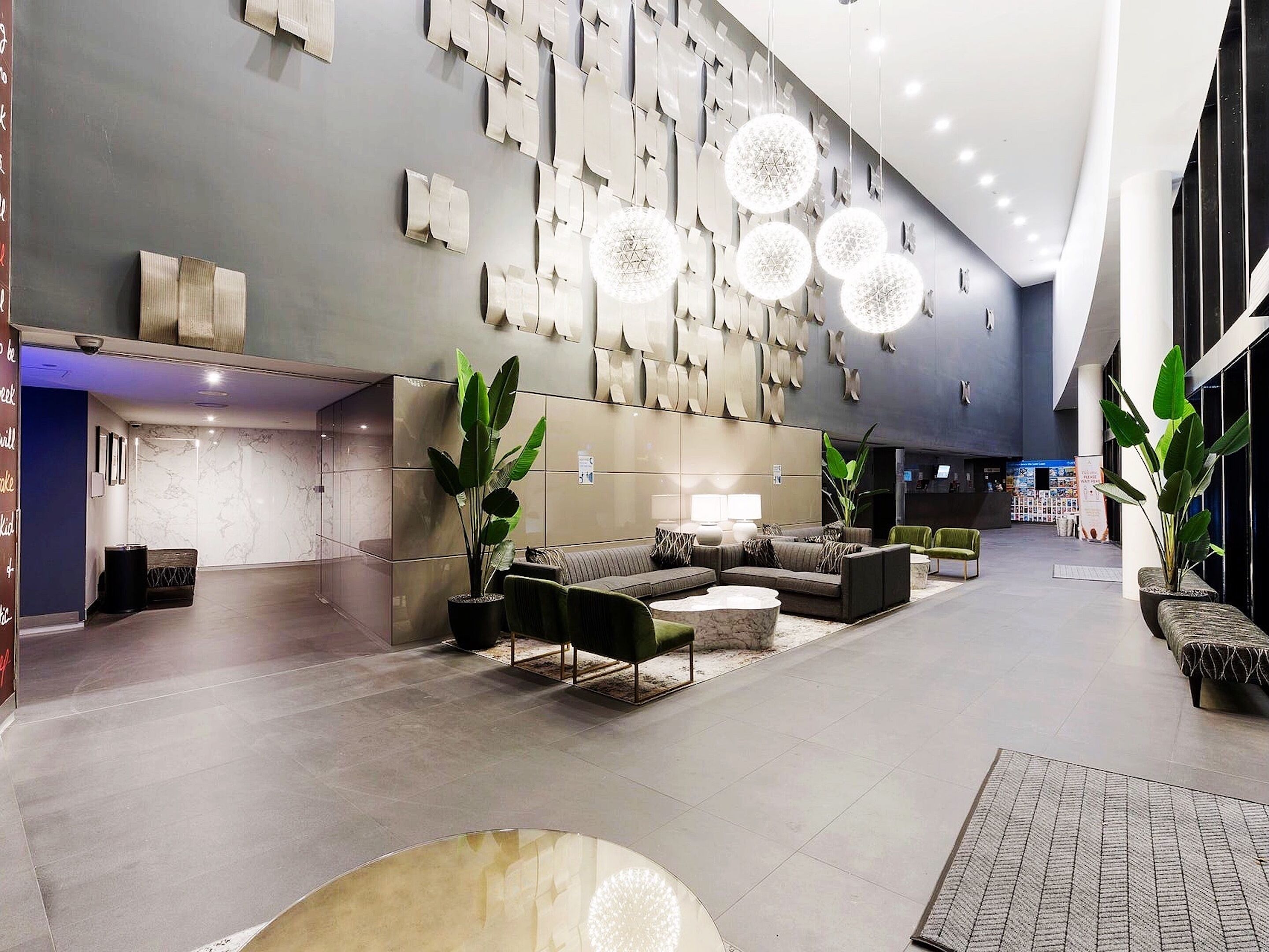 Circle On Cavill Surfers Paradise Apartments-Holiday Paradise — image 29