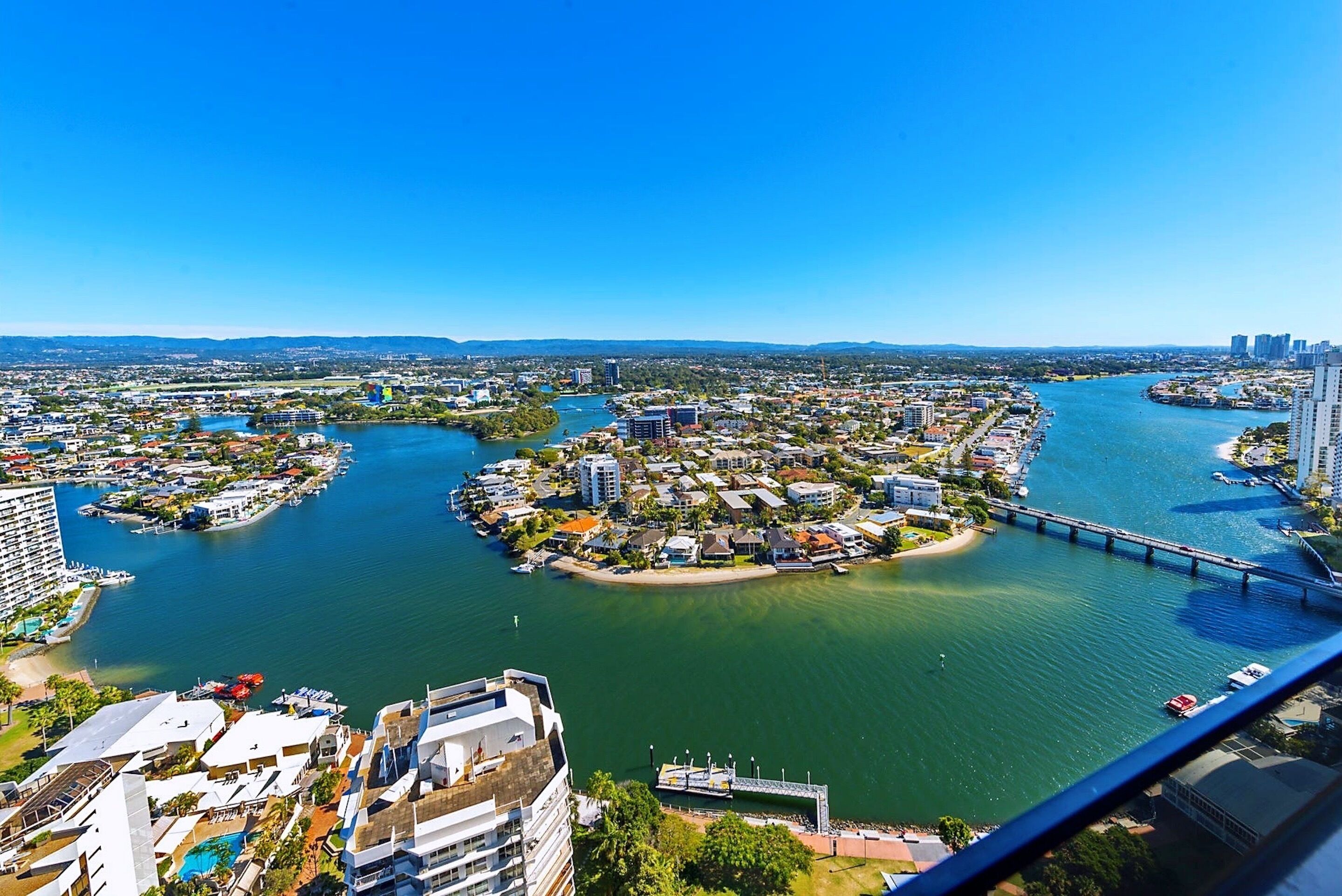 Circle On Cavill Surfers Paradise Apartments-Holiday Paradise — image 9