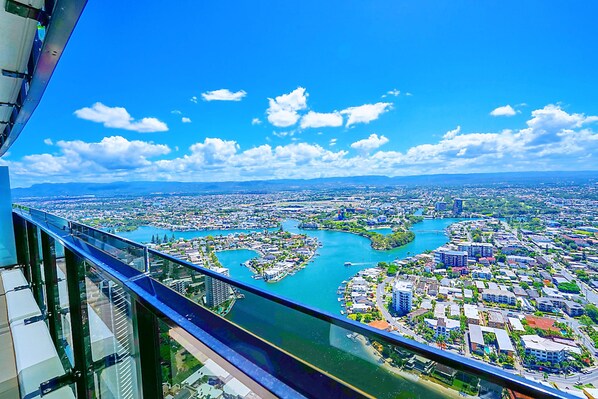 Apartamento superior, 1 habitación, cocina, vistas al río | Vistas del balcón