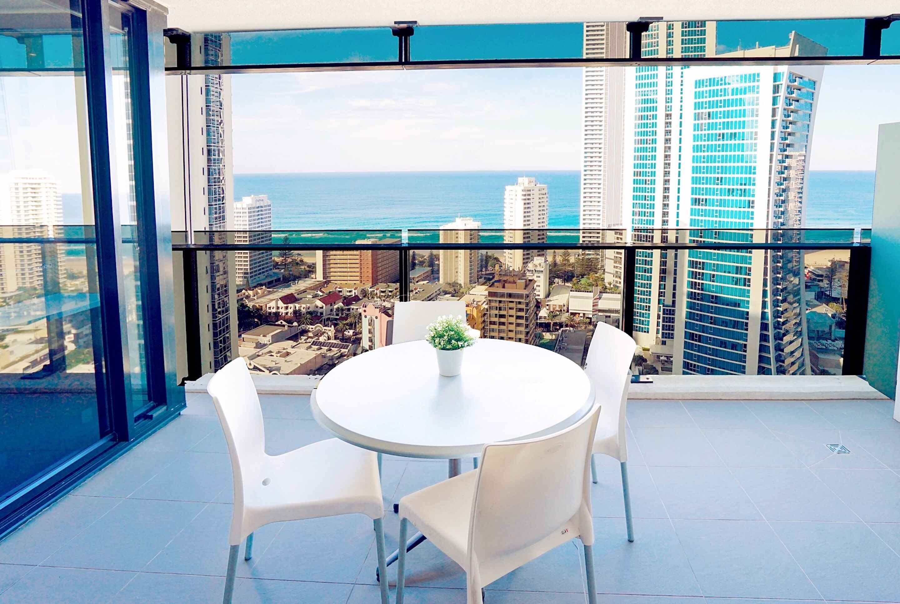 Circle On Cavill Surfers Paradise Apartments-Holiday Paradise — image 18