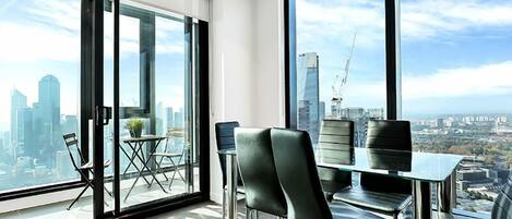 4902Platinum | In-room dining