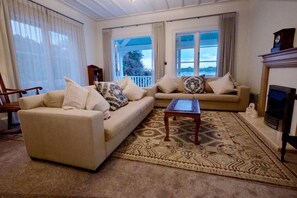 TV, fireplace, stereo
