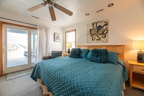 8 bedrooms, iron/ironing board, free WiFi, bed sheets