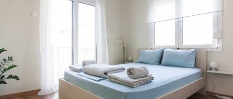 2 chambres, fer et planche à repasser, Wi-Fi gratuit, draps fournis