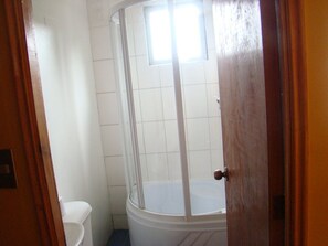 Shower dan handuk