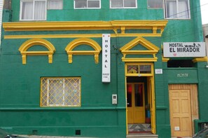 Exterior - Hostal El Mirador (Punta Arenas)
