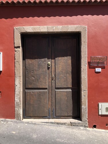 Dorfshaus komplett renoviert 4 Appartements mit Innenhof in Arico Viejo. B