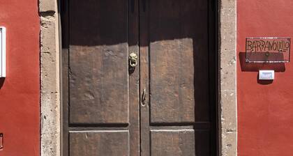 Dorfshaus komplett renoviert 4 Appartements mit Innenhof in Arico Viejo. B