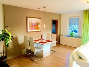 Dining - Exclusive villa at the Lake, the Musicians district, designer decor (Konstanz)