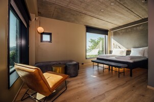 Deluxe Room, Non Smoking (Multiple Beds) | Premium bedding, pillowtop beds, desk, bed sheets